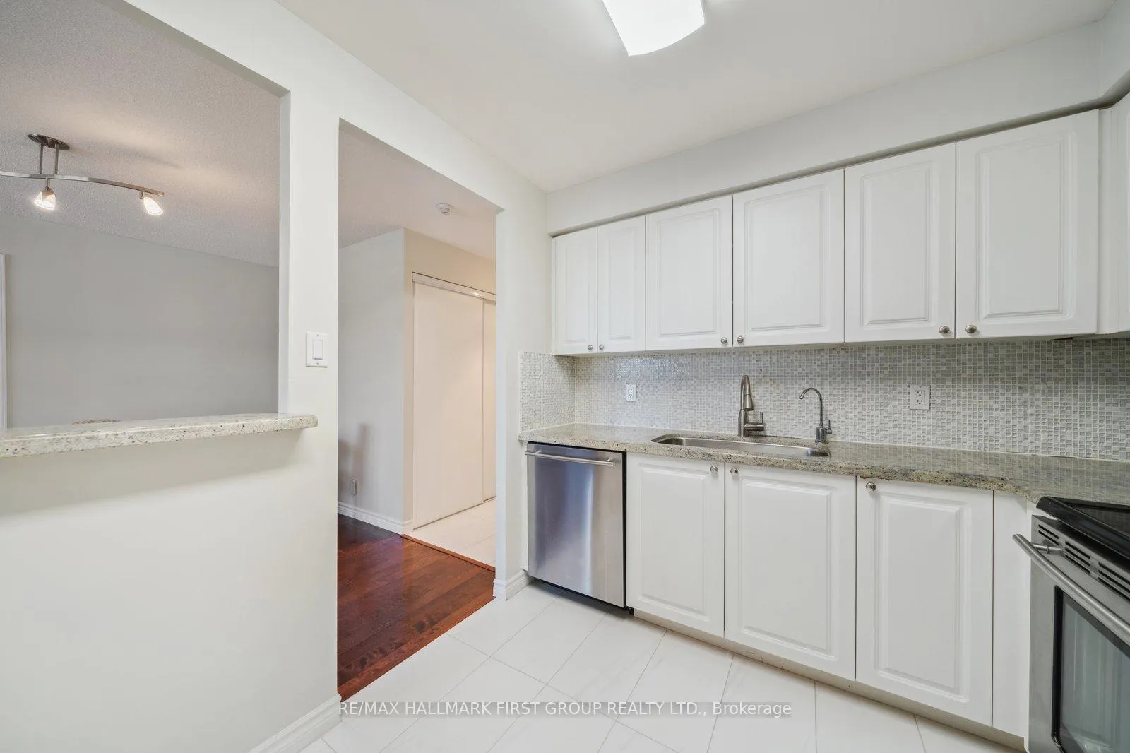 Photo 16 of Unit 304, 1000 The Esplanade N, Pickering, Town Centre — HOMEH