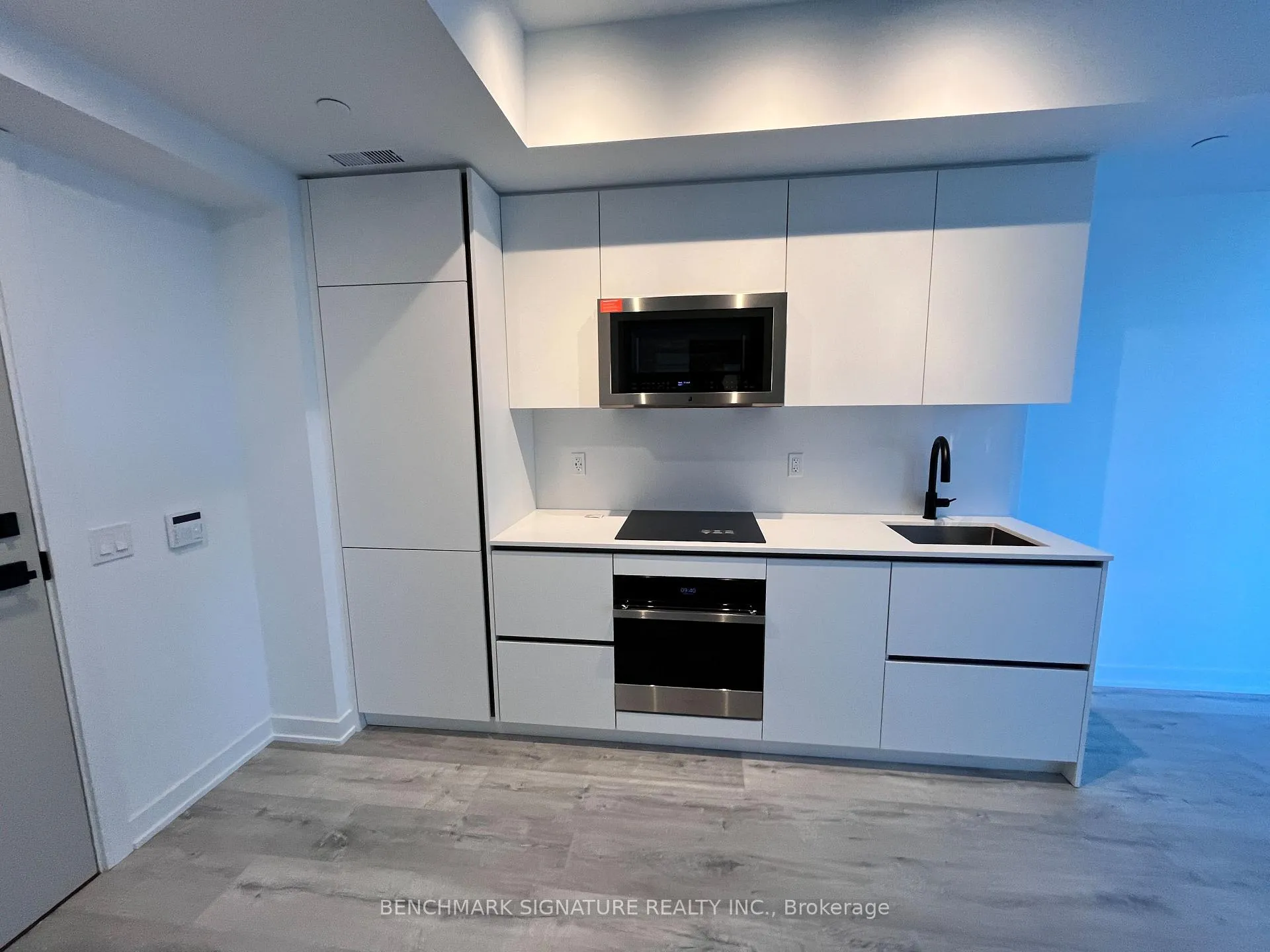 Photo 4 of Unit 3504, 327 King Street W, Toronto, Waterfront Communities — HOMEH