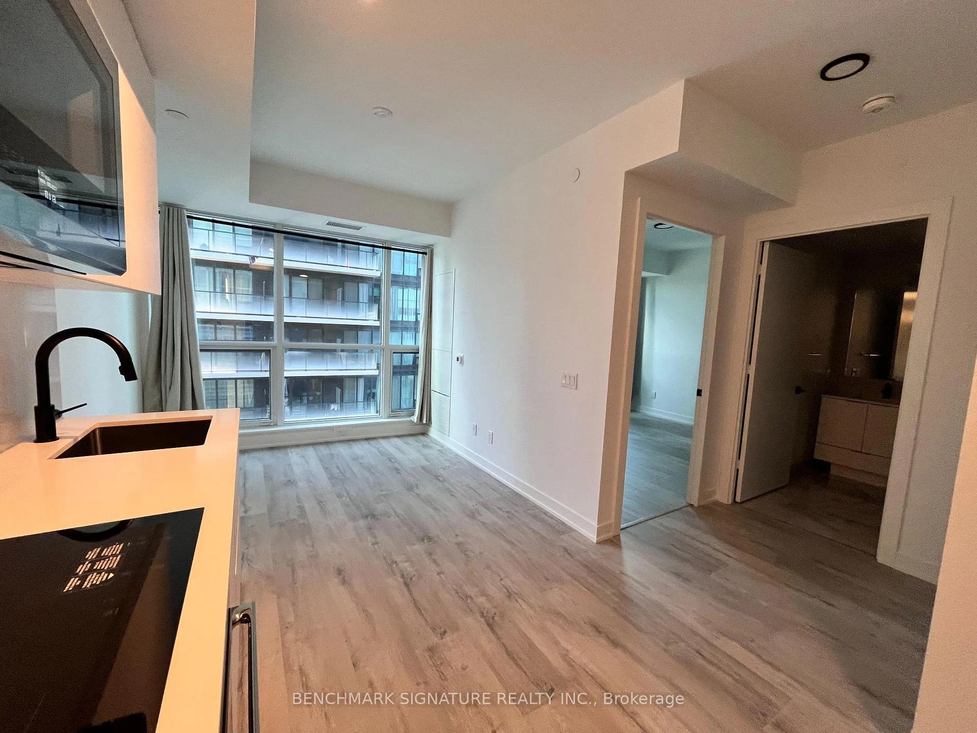 Photo 6 of Unit 3504, 327 King Street W, Toronto, Waterfront Communities — HOMEH