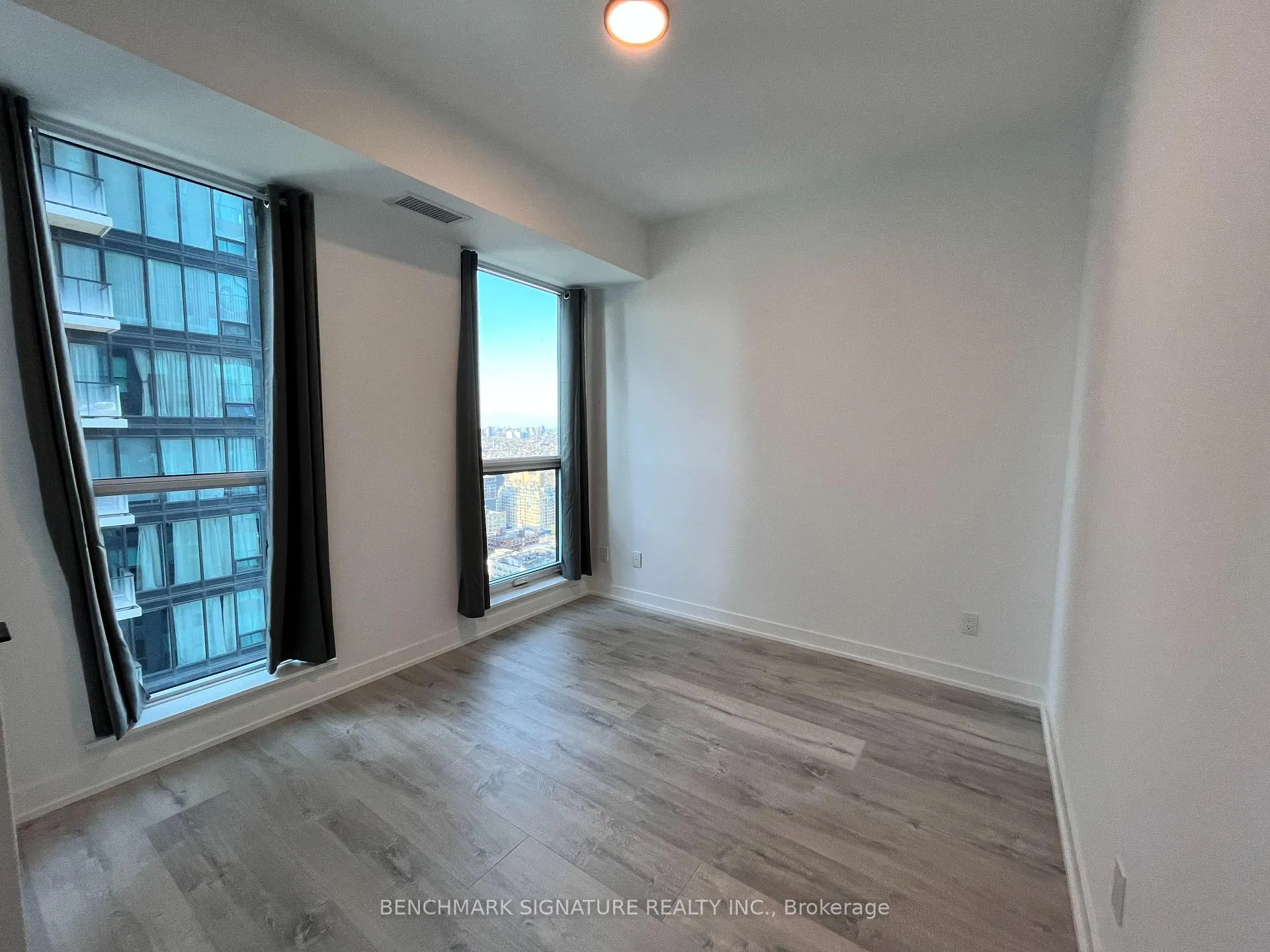 Photo 9 of Unit 3504, 327 King Street W, Toronto, Waterfront Communities — HOMEH