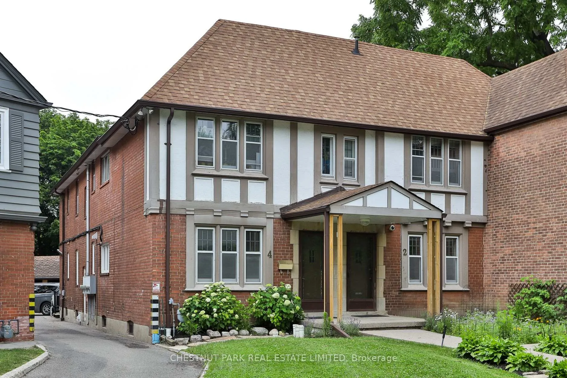 Photo 2 of Unit Main, 4 Oriole Crescent, Toronto, Yonge-St. Clair — HOMEH