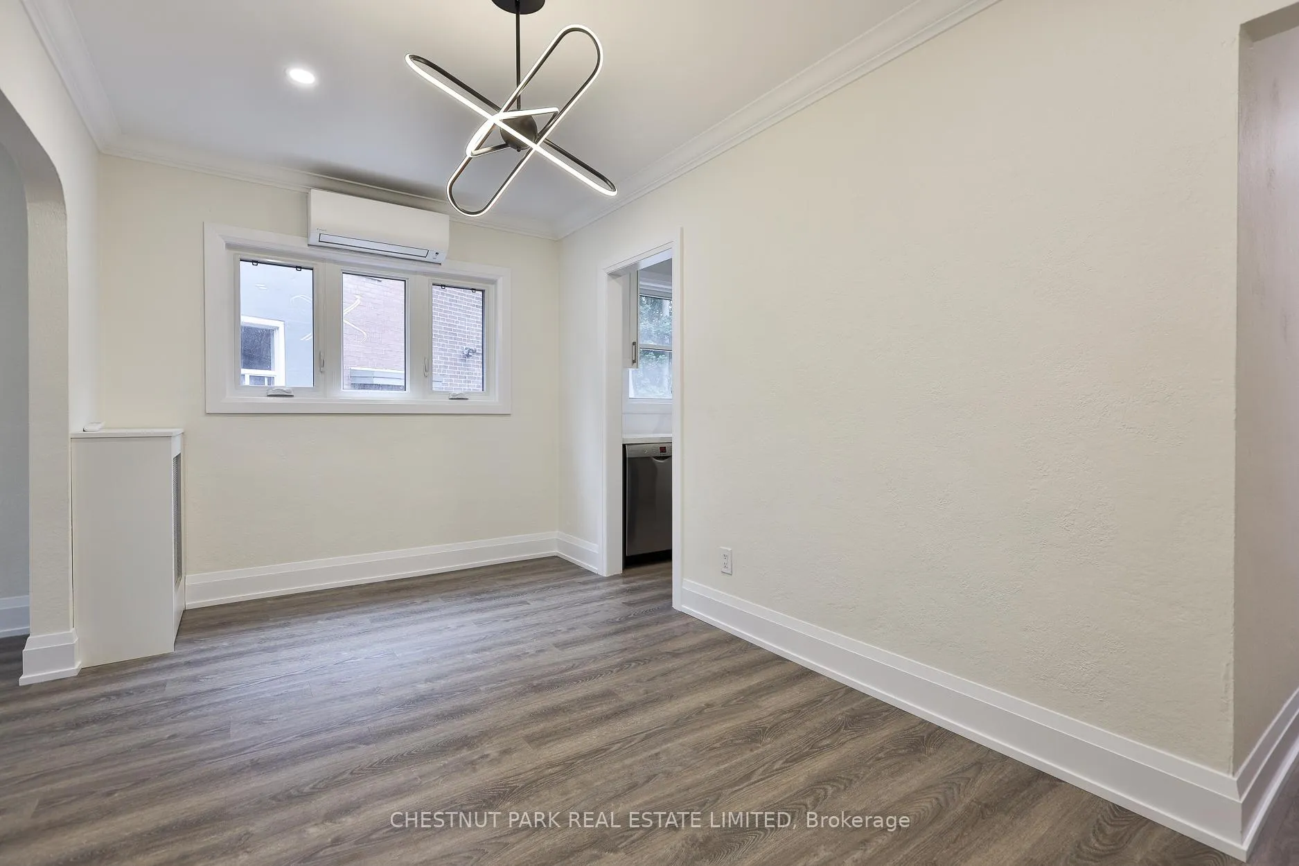Photo 7 of Unit Main, 4 Oriole Crescent, Toronto, Yonge-St. Clair — HOMEH
