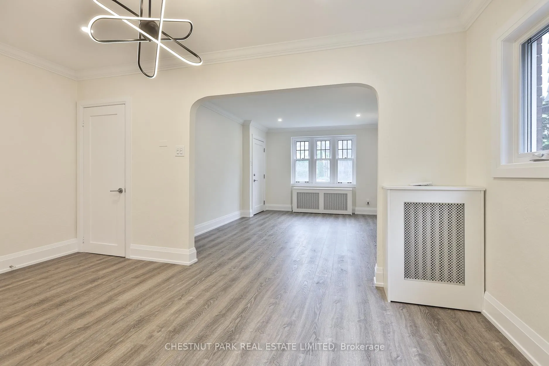Photo 13 of Unit Main, 4 Oriole Crescent, Toronto, Yonge-St. Clair — HOMEH