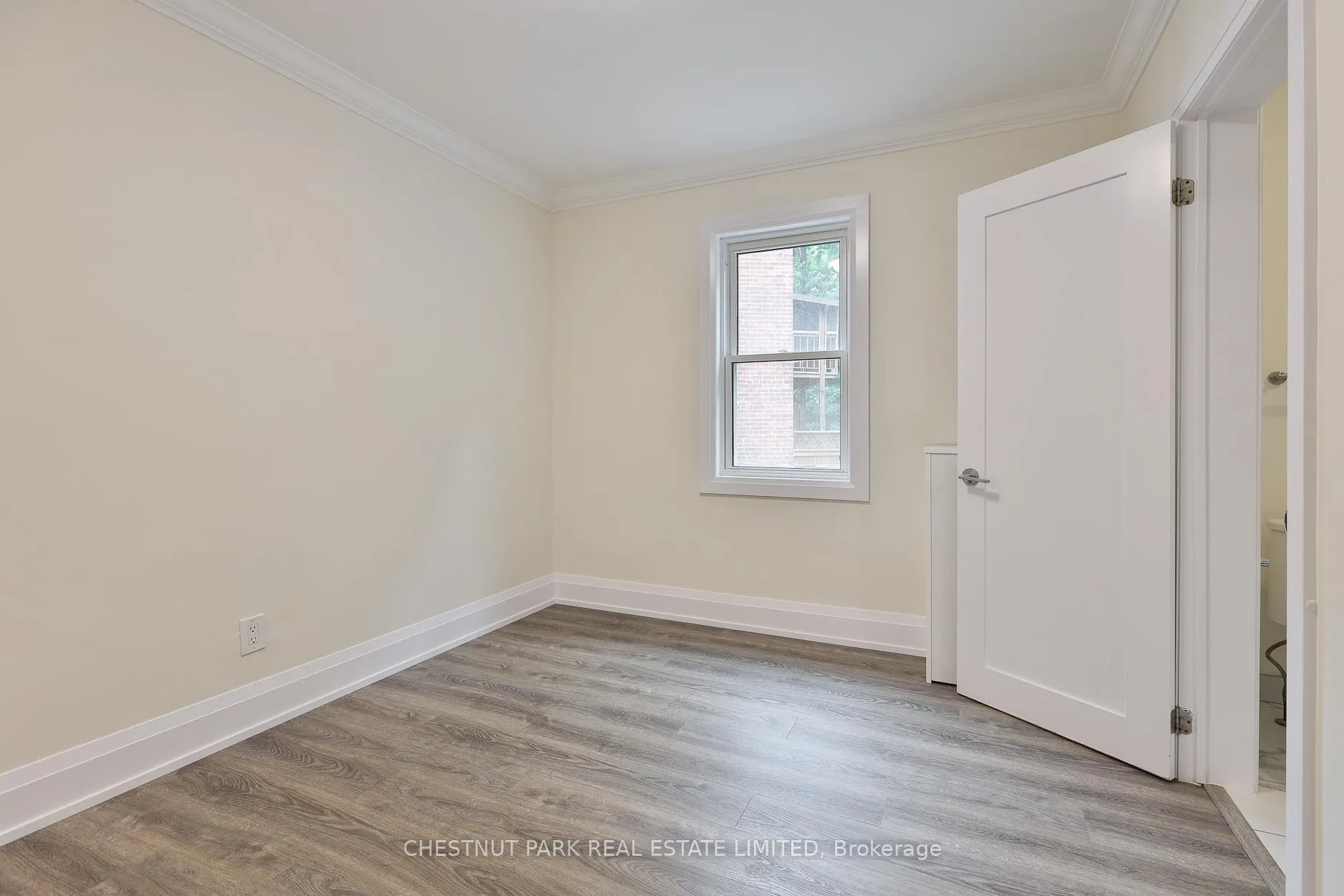 Photo 16 of Unit Main, 4 Oriole Crescent, Toronto, Yonge-St. Clair — HOMEH