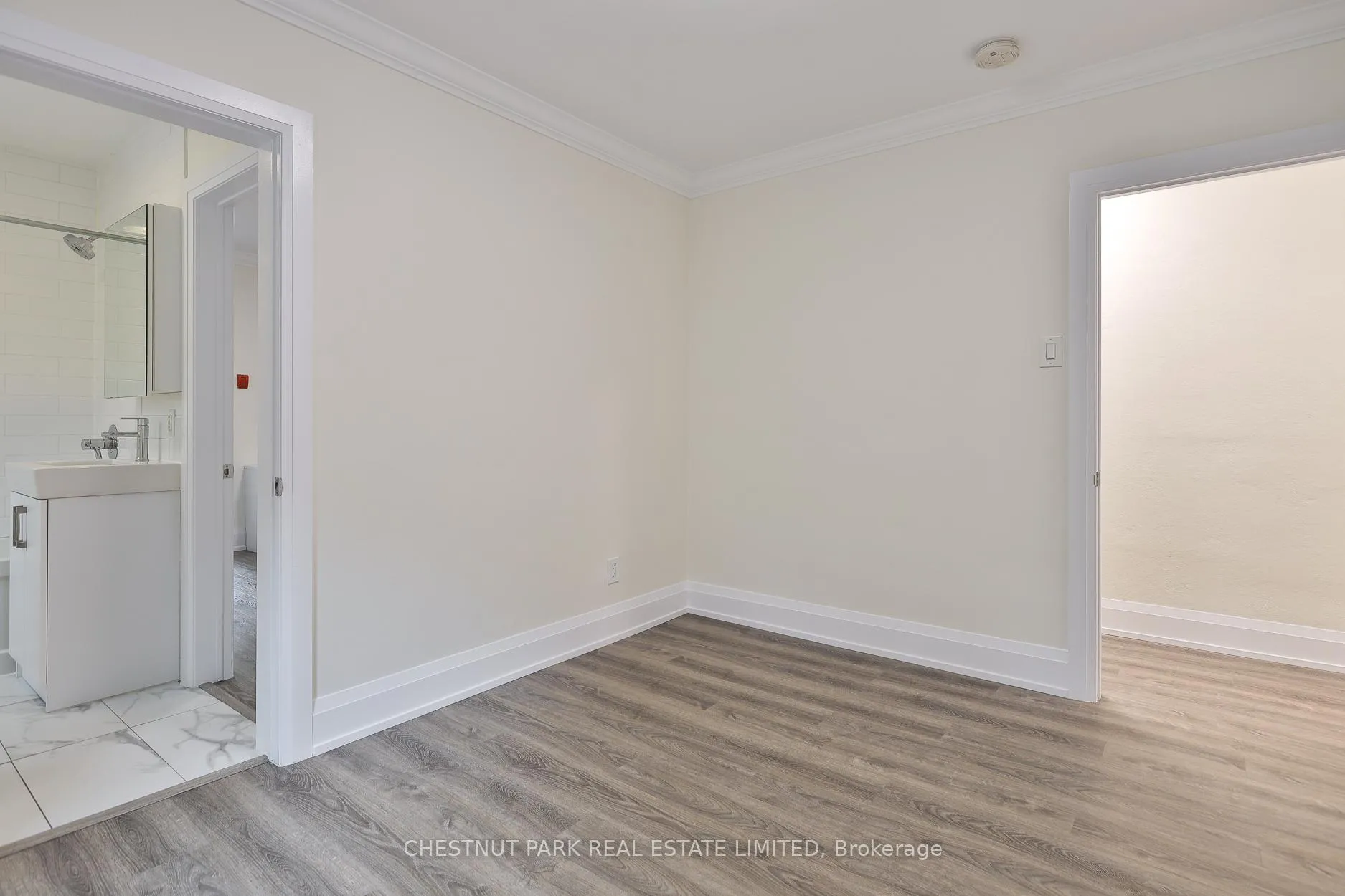 Photo 18 of Unit Main, 4 Oriole Crescent, Toronto, Yonge-St. Clair — HOMEH