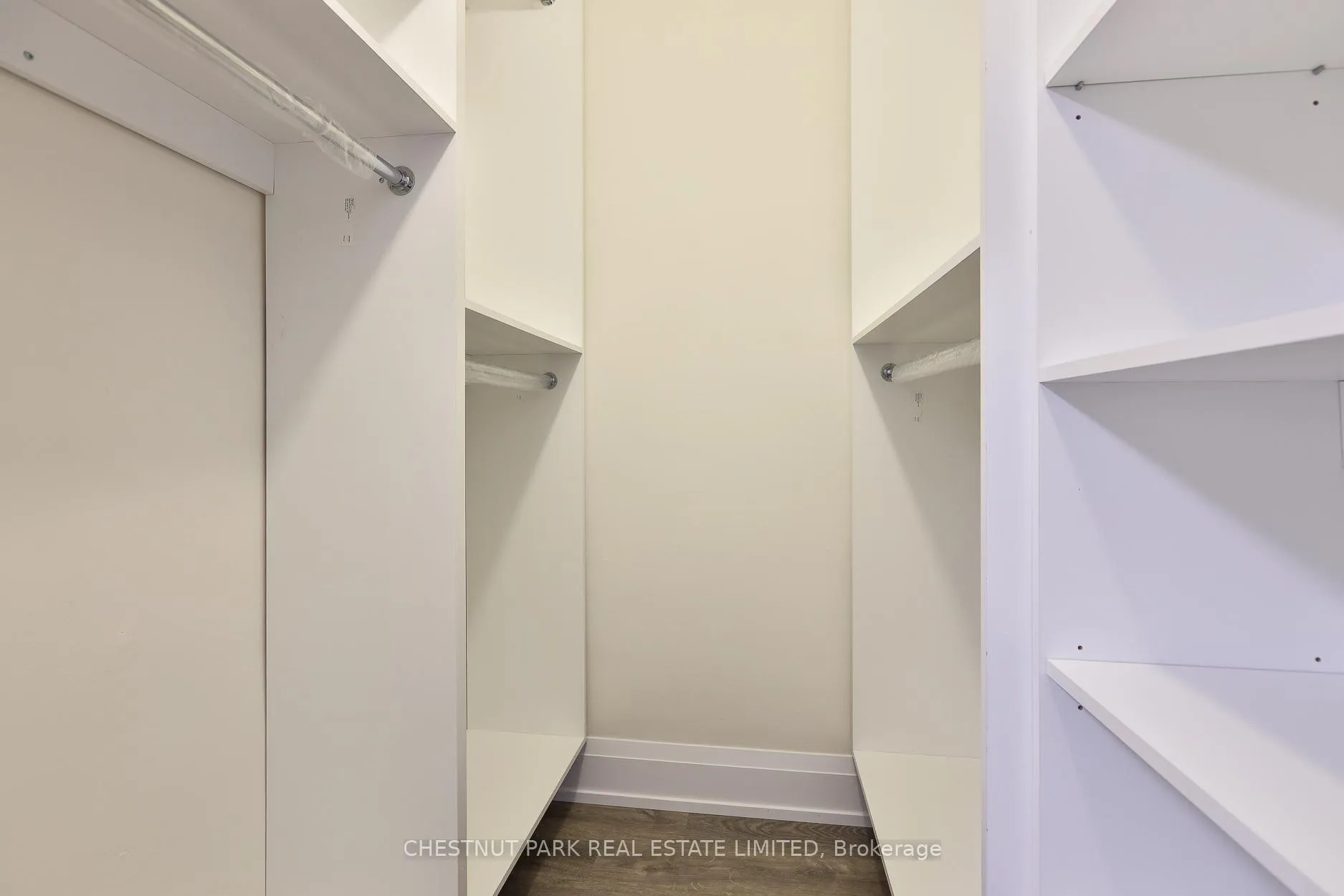 Photo 24 of Unit Main, 4 Oriole Crescent, Toronto, Yonge-St. Clair — HOMEH