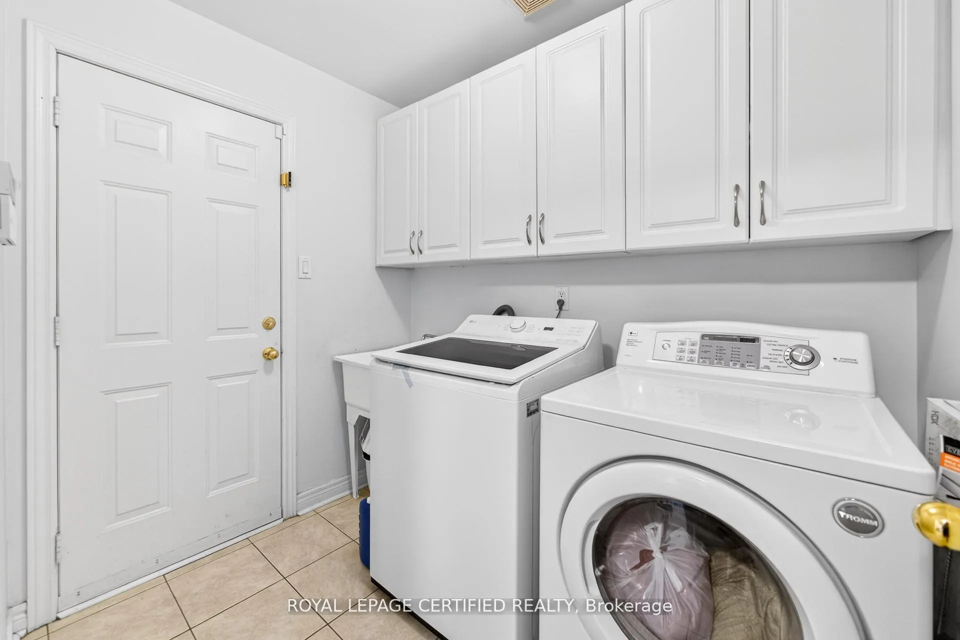 Photo 6 of 32 Wildsky Road, Brampton, Fletcher's Creek South — HOMEH