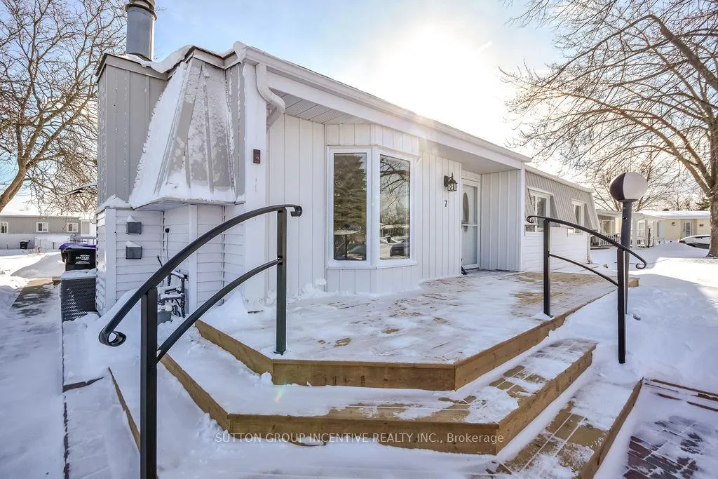 Photo 4 of 7 Gander Cove, Innisfil, Rural Innisfil — HOMEH