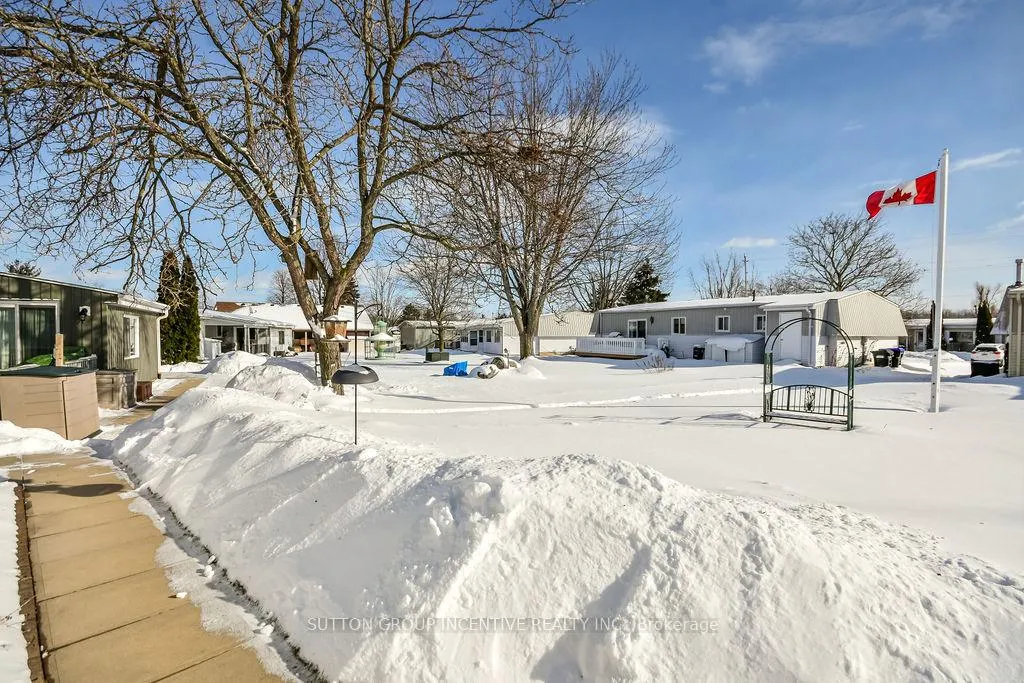 Photo 43 of 7 Gander Cove, Innisfil, Rural Innisfil — HOMEH