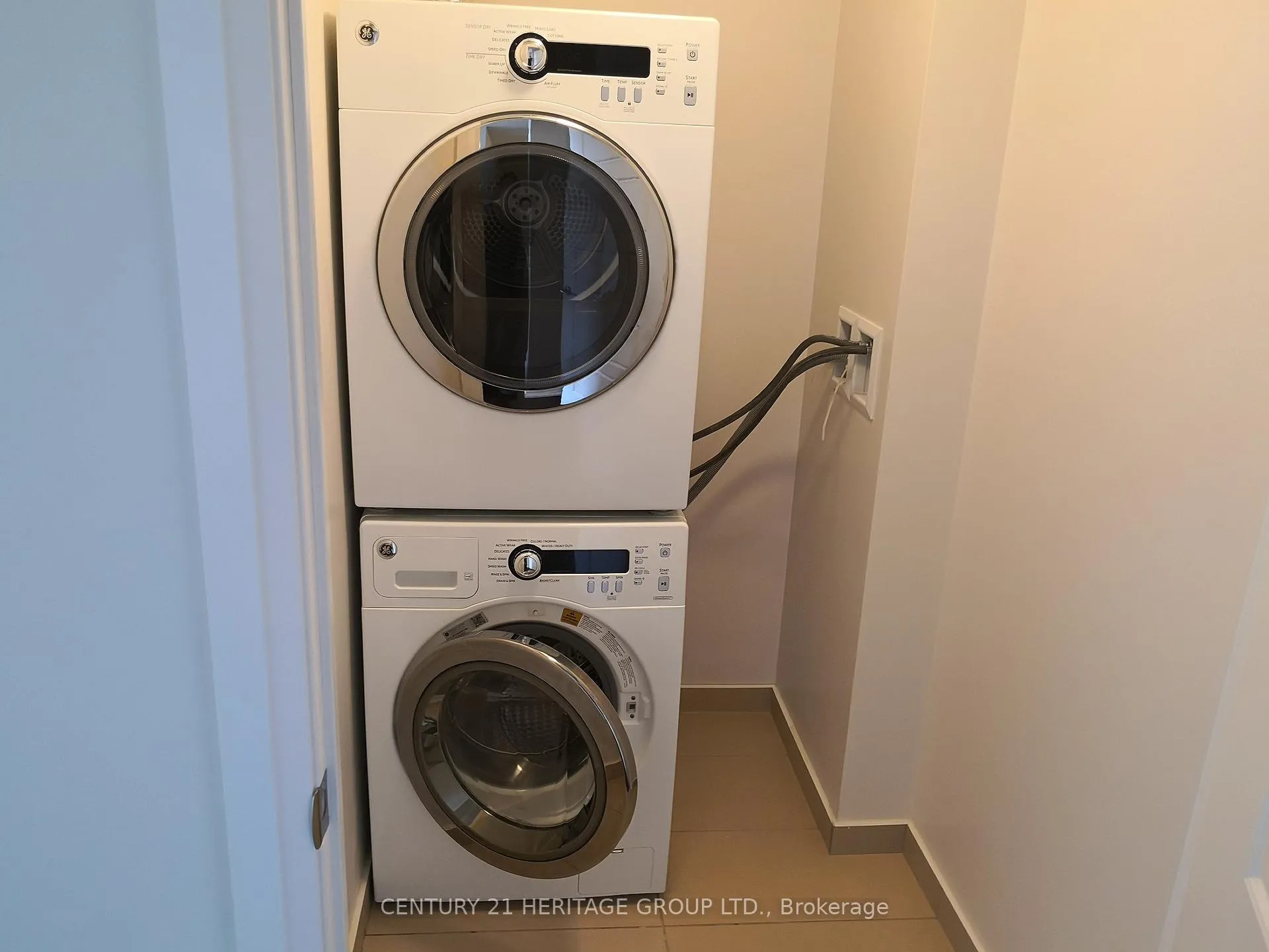 Photo 5 of Unit 605, 1 Uptown Drive, Markham, Unionville — HOMEH