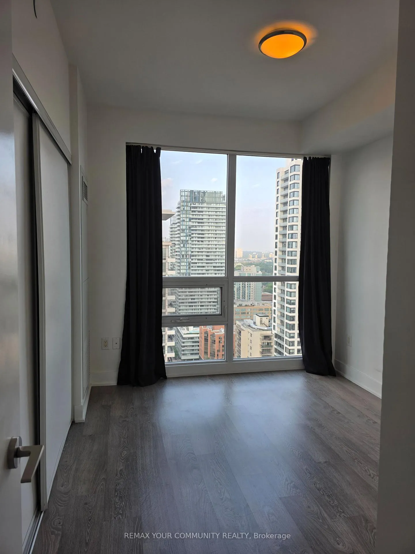 Photo 8 of Unit 2909, 30 Roehampton Avenue, Toronto, Mount Pleasant West — HOMEH