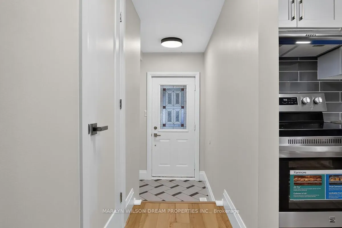 Photo 3 of 136 Bentbrook Crescent, Ottawa, Barrhaven - Heritage Park — HOMEH