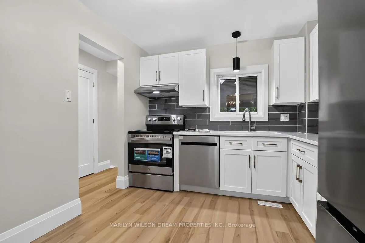 Photo 5 of 136 Bentbrook Crescent, Ottawa, Barrhaven - Heritage Park — HOMEH
