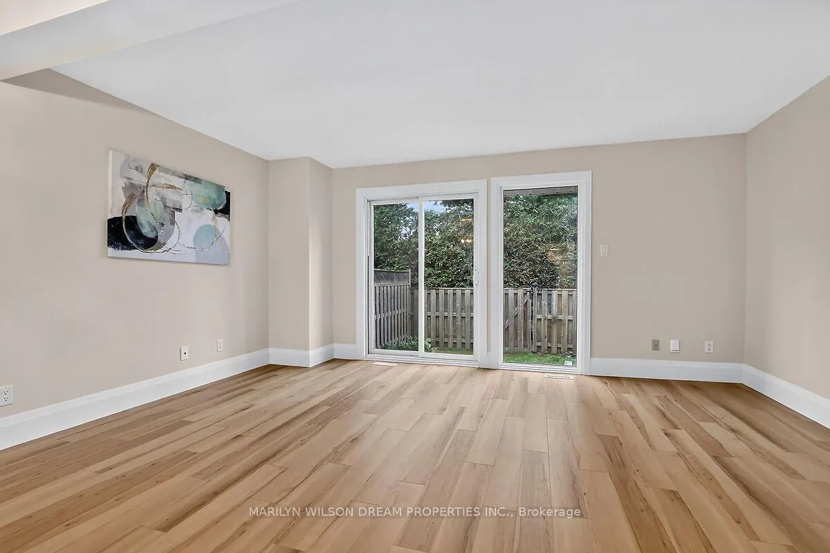 Photo 9 of 136 Bentbrook Crescent, Ottawa, Barrhaven - Heritage Park — HOMEH
