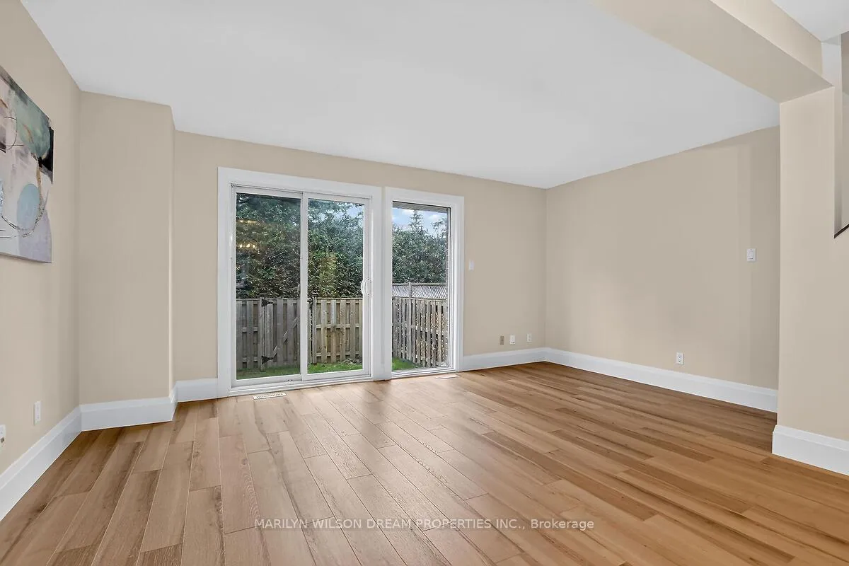 Photo 11 of 136 Bentbrook Crescent, Ottawa, Barrhaven - Heritage Park — HOMEH
