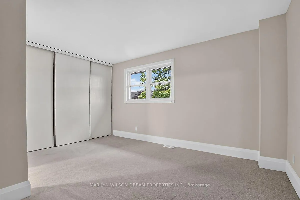 Photo 21 of 136 Bentbrook Crescent, Ottawa, Barrhaven - Heritage Park — HOMEH