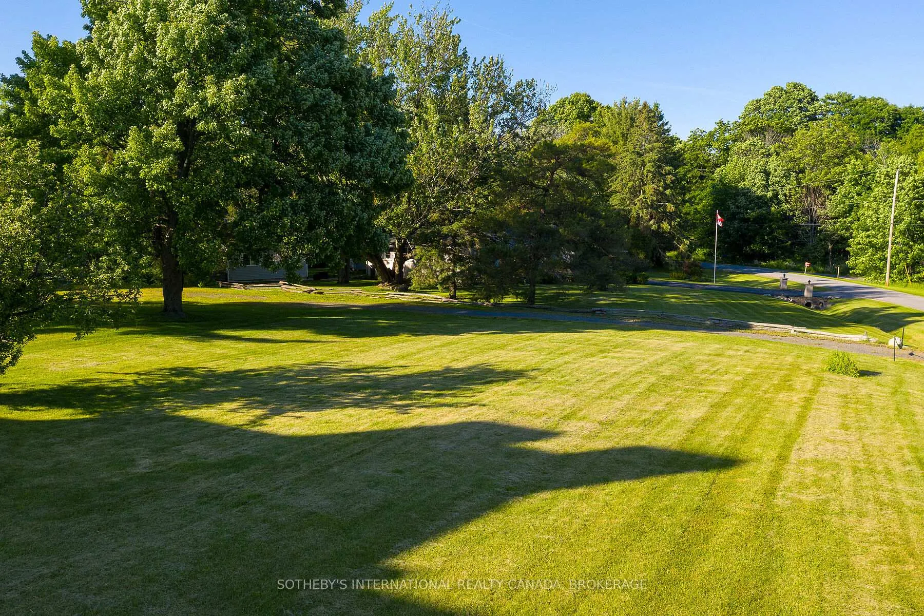 Photo 5 of 4 Starr Place, Kingston, Kingston East (Incl CFB Kingston) — HOMEH