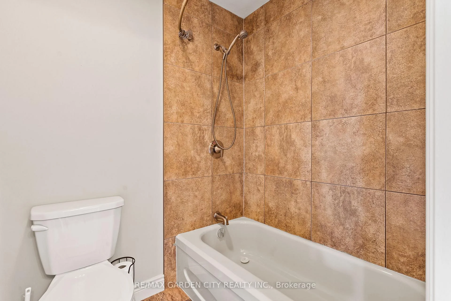 Photo 28 of 809 Kilman Road, Pelham, North Pelham — HOMEH