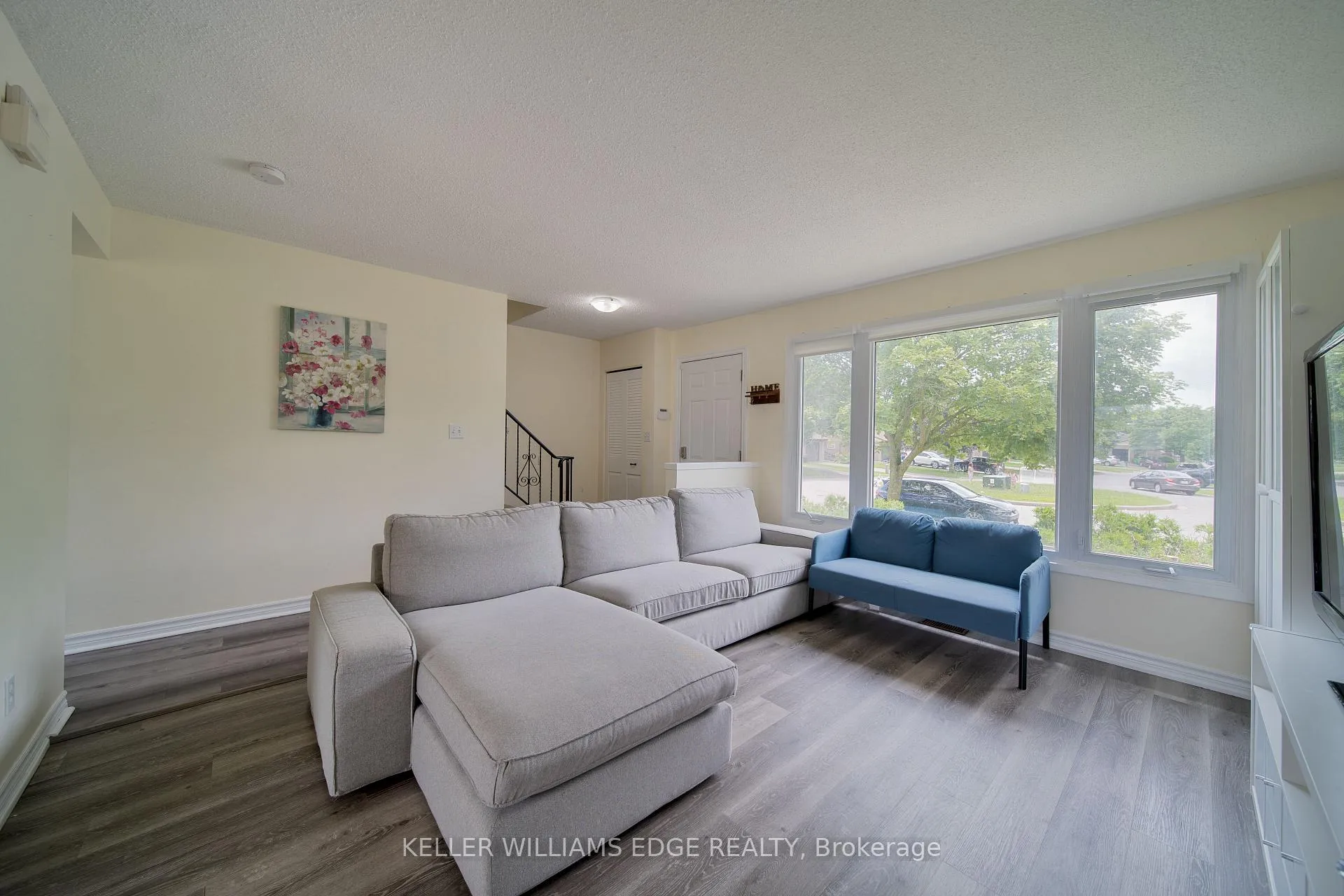 Photo 2 of 124 Romy Crescent, Thorold, Confederation Heights — HOMEH
