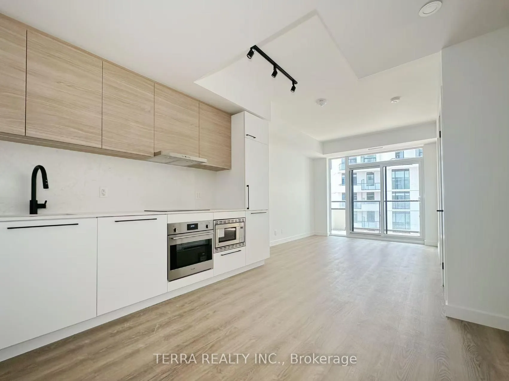 Photo 4 of Unit 626, 1050 Eastern Avenue, Toronto, Greenwood-Coxwell — HOMEH
