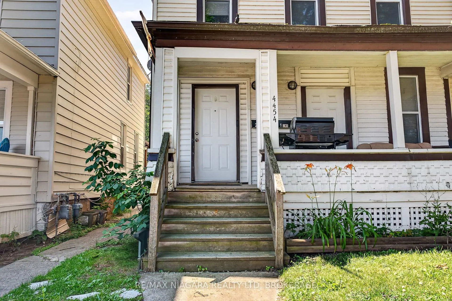 Photo 10 of 4454 Huron Street, Niagara Falls, Downtown — HOMEH