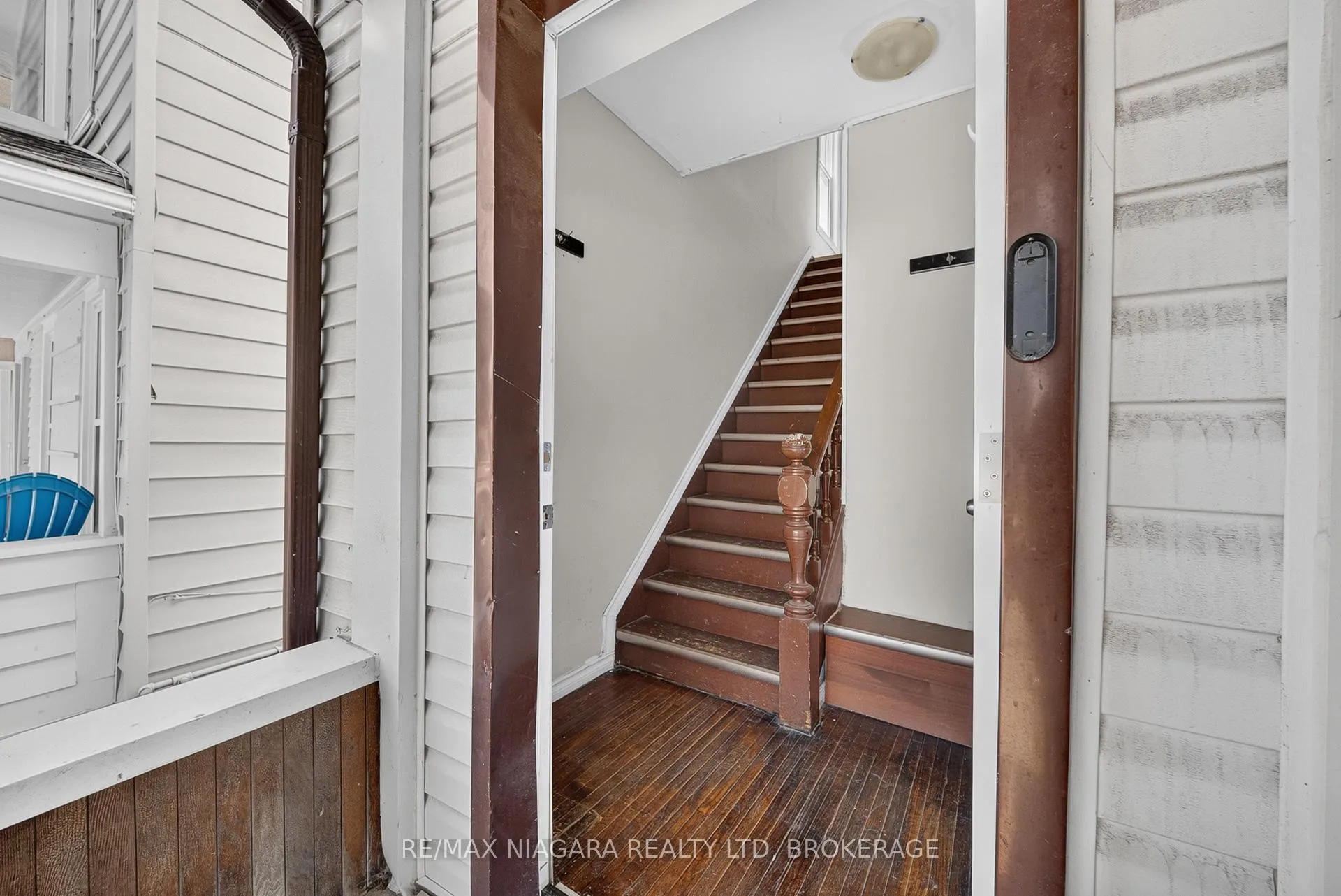Photo 11 of 4454 Huron Street, Niagara Falls, Downtown — HOMEH