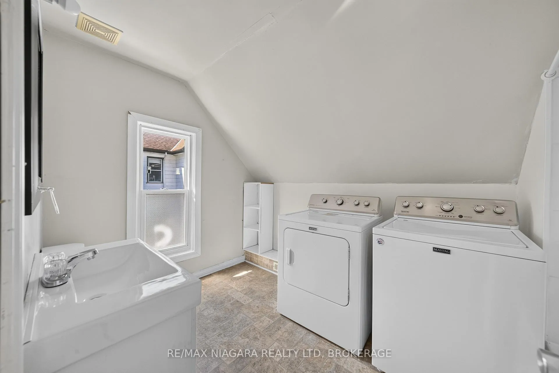 Photo 19 of 4454 Huron Street, Niagara Falls, Downtown — HOMEH