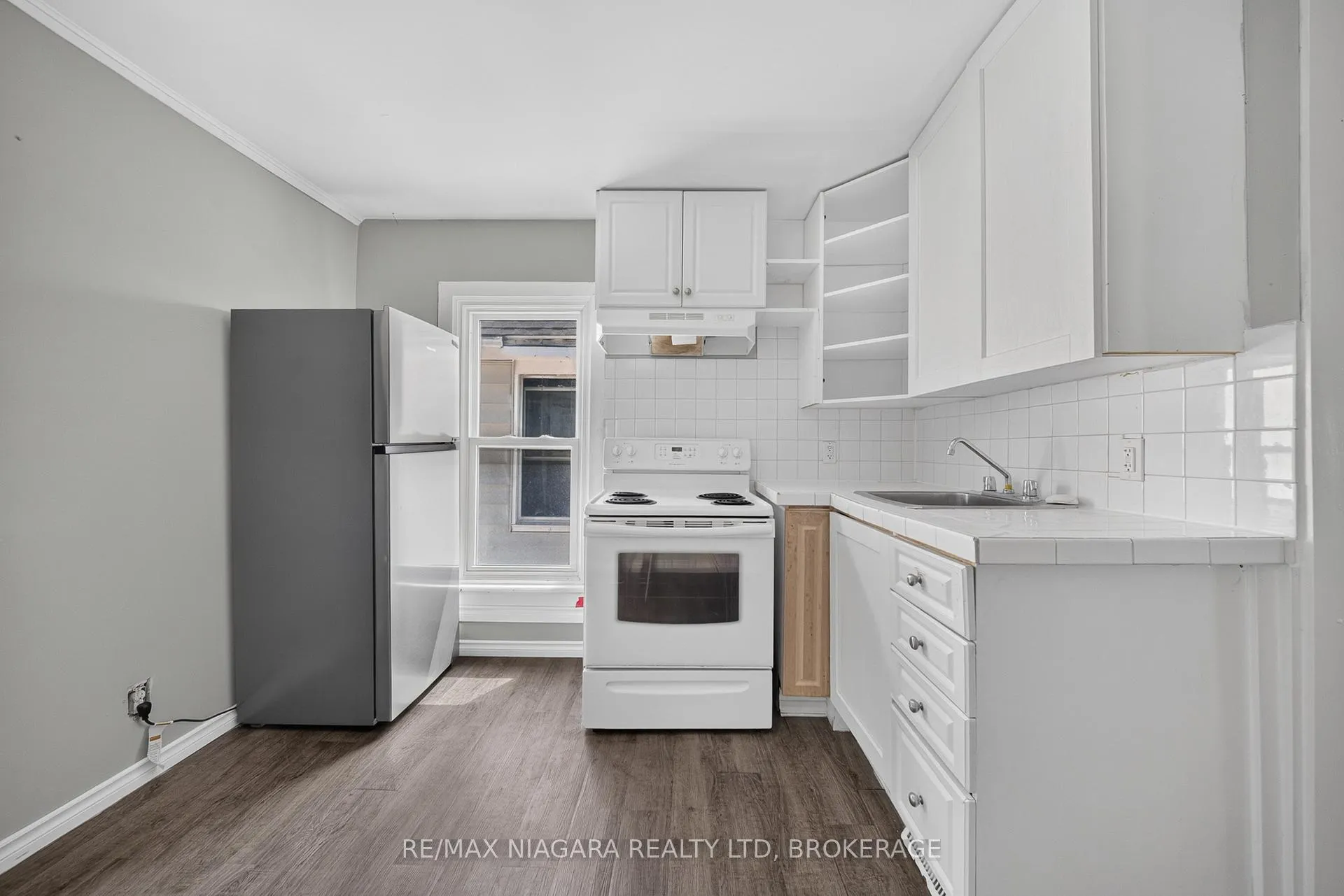 Photo 26 of 4454 Huron Street, Niagara Falls, Downtown — HOMEH