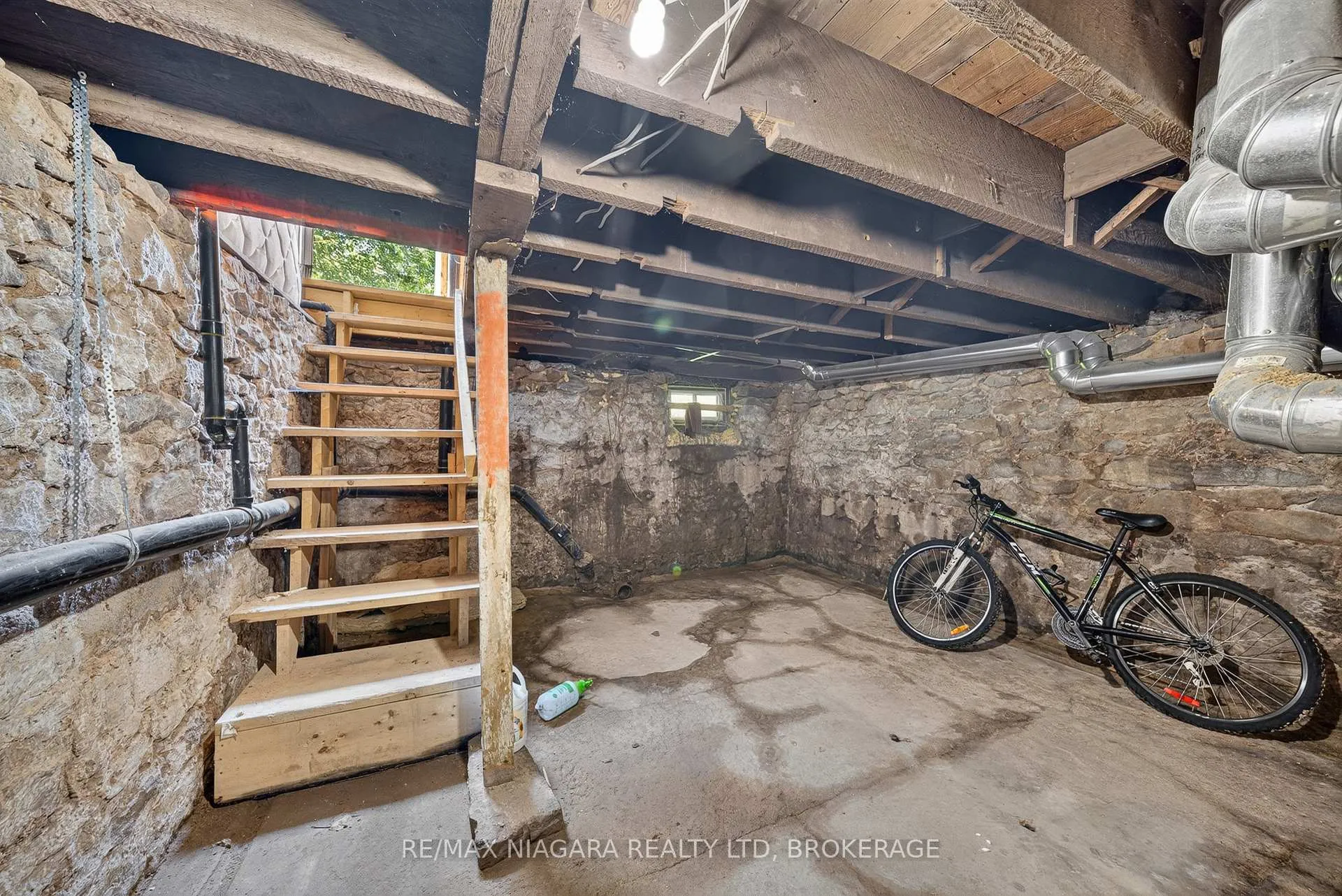 Photo 42 of 4454 Huron Street, Niagara Falls, Downtown — HOMEH