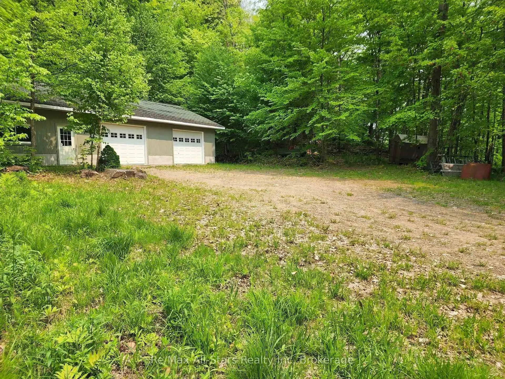 Photo of 1028 Ronville Road