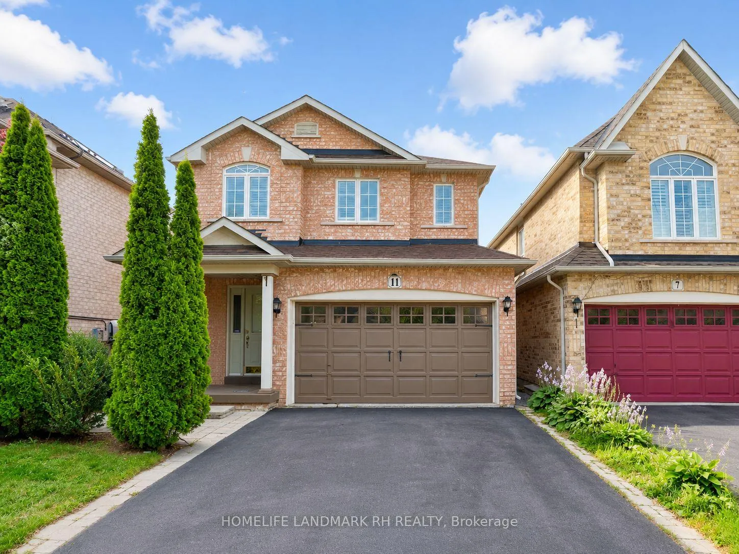 Photo 1 of 11 Cottinghill Way, Aurora, Bayview Northeast — HOMEH