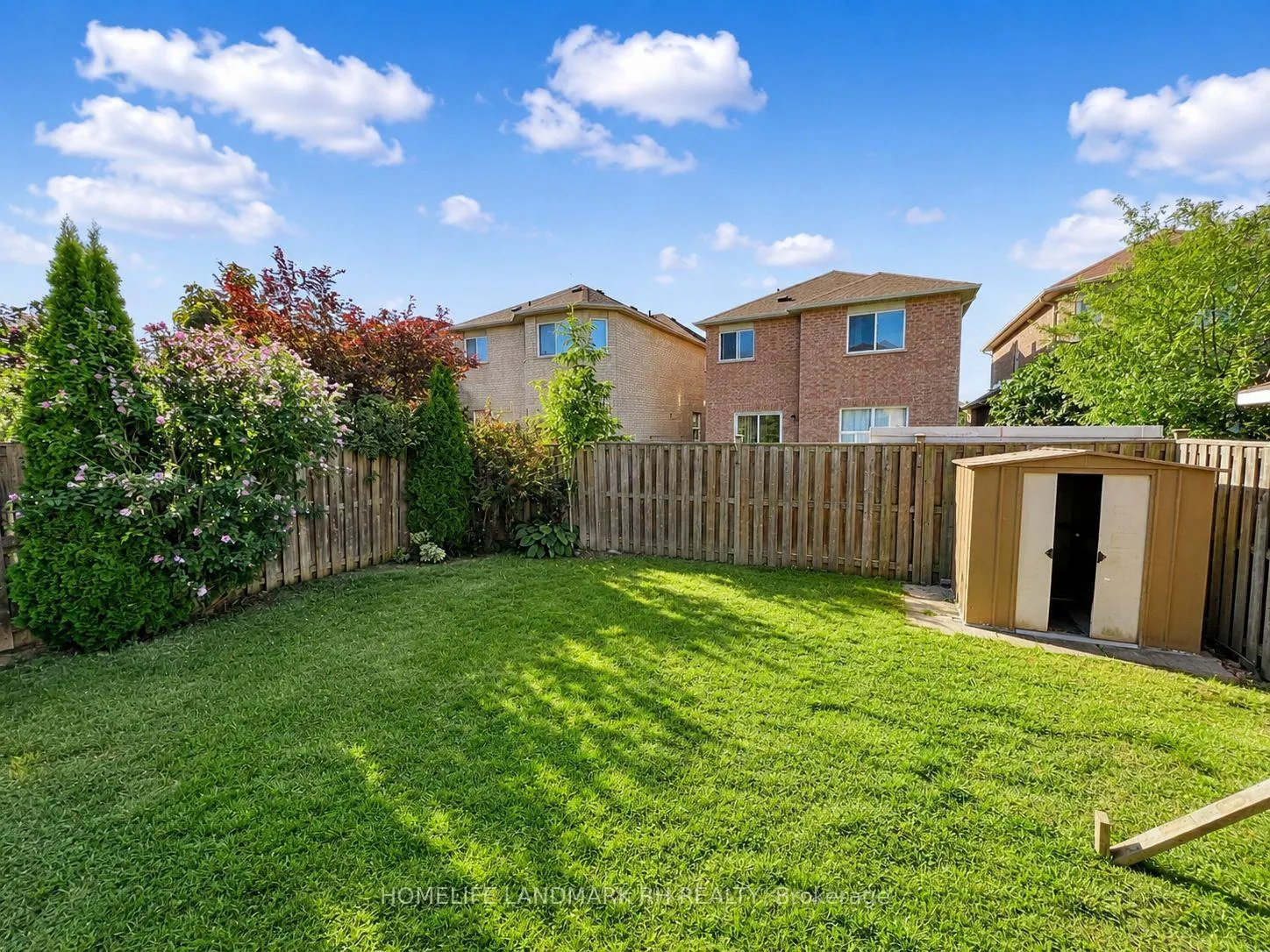 Photo 6 of 11 Cottinghill Way, Aurora, Bayview Northeast — HOMEH