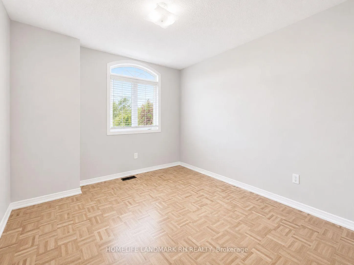 Photo 12 of 11 Cottinghill Way, Aurora, Bayview Northeast — HOMEH