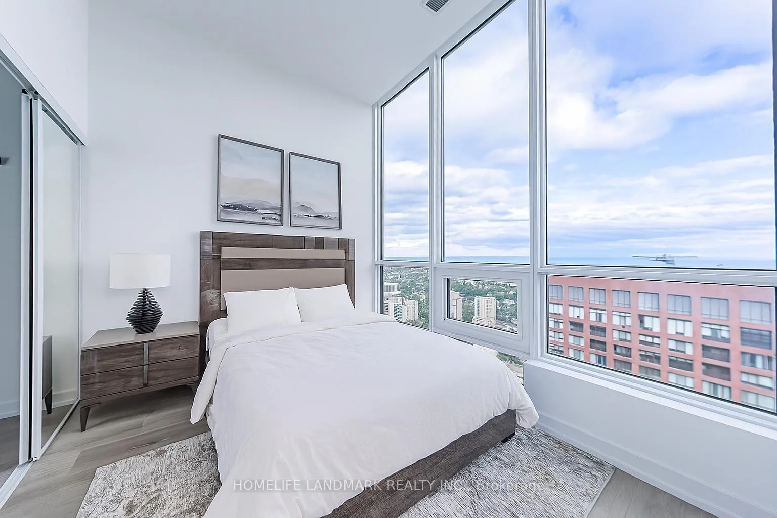 Photo 9 of Unit 5502, 395 Bloor Street E, Toronto, North St. James Town — HOMEH