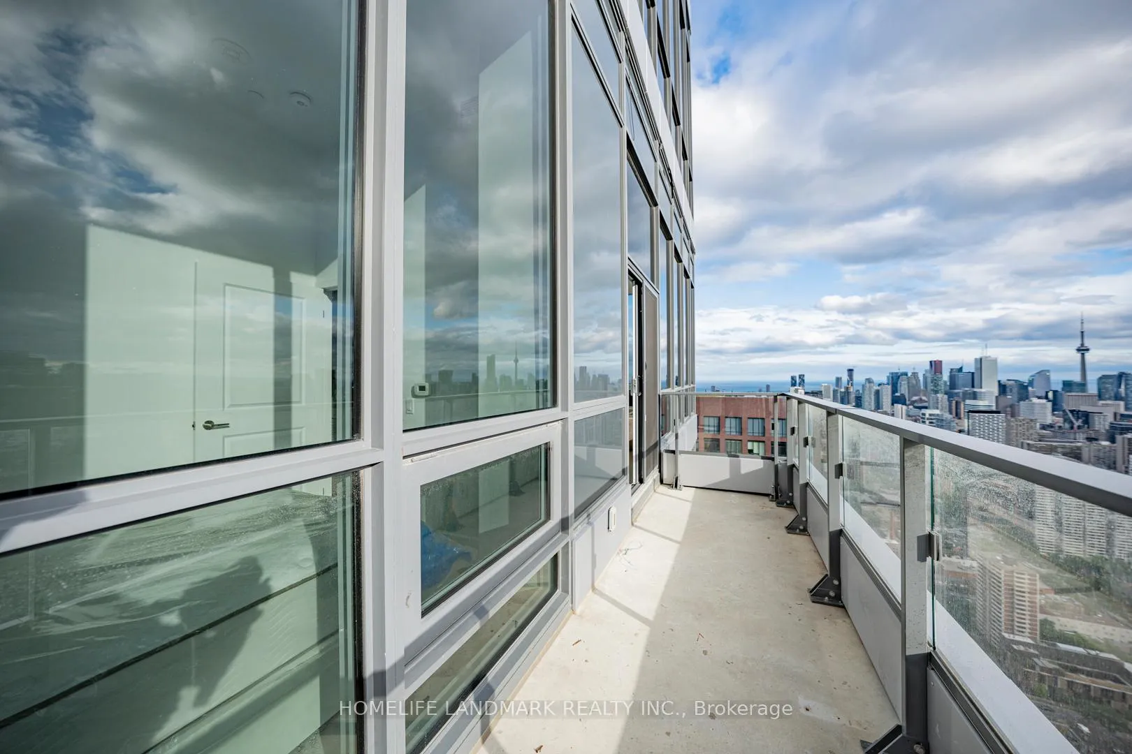 Photo 10 of Unit 5502, 395 Bloor Street E, Toronto, North St. James Town — HOMEH
