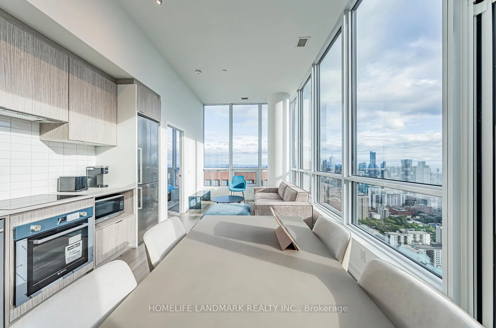 Photo 14 of Unit 5502, 395 Bloor Street E, Toronto, North St. James Town — HOMEH