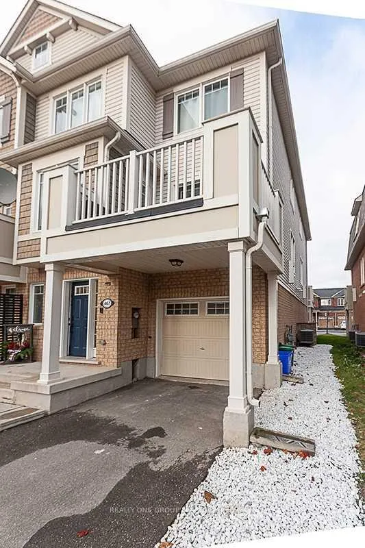 Photo 2 of 467 Dalhousie Gate, Milton, Willmott — HOMEH