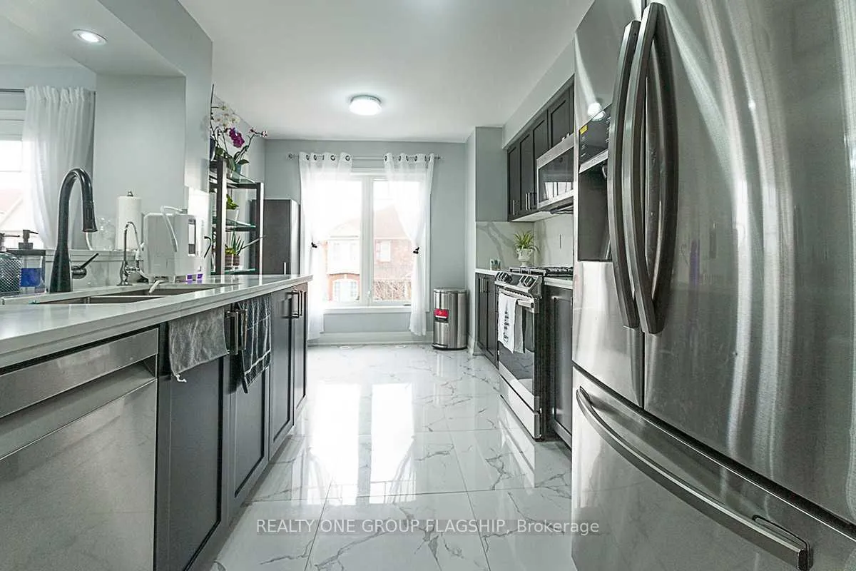 Photo 13 of 467 Dalhousie Gate, Milton, Willmott — HOMEH
