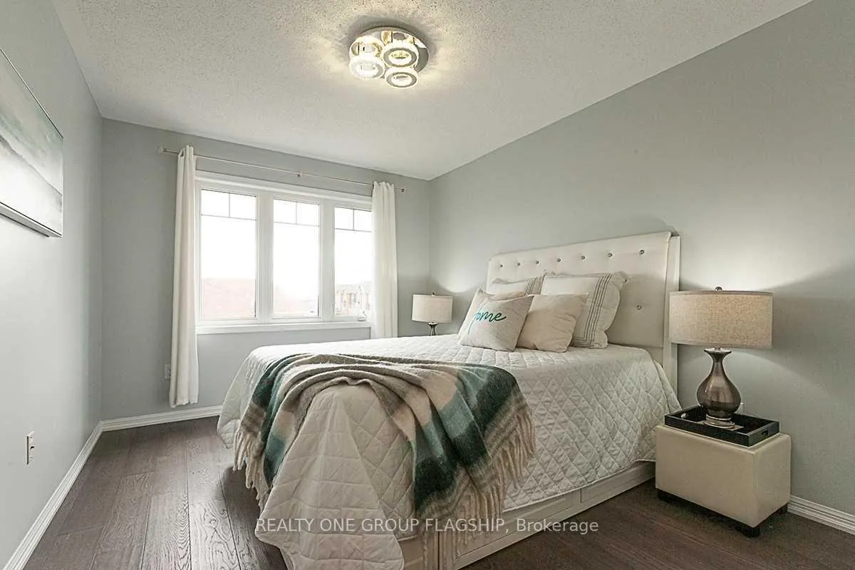 Photo 19 of 467 Dalhousie Gate, Milton, Willmott — HOMEH