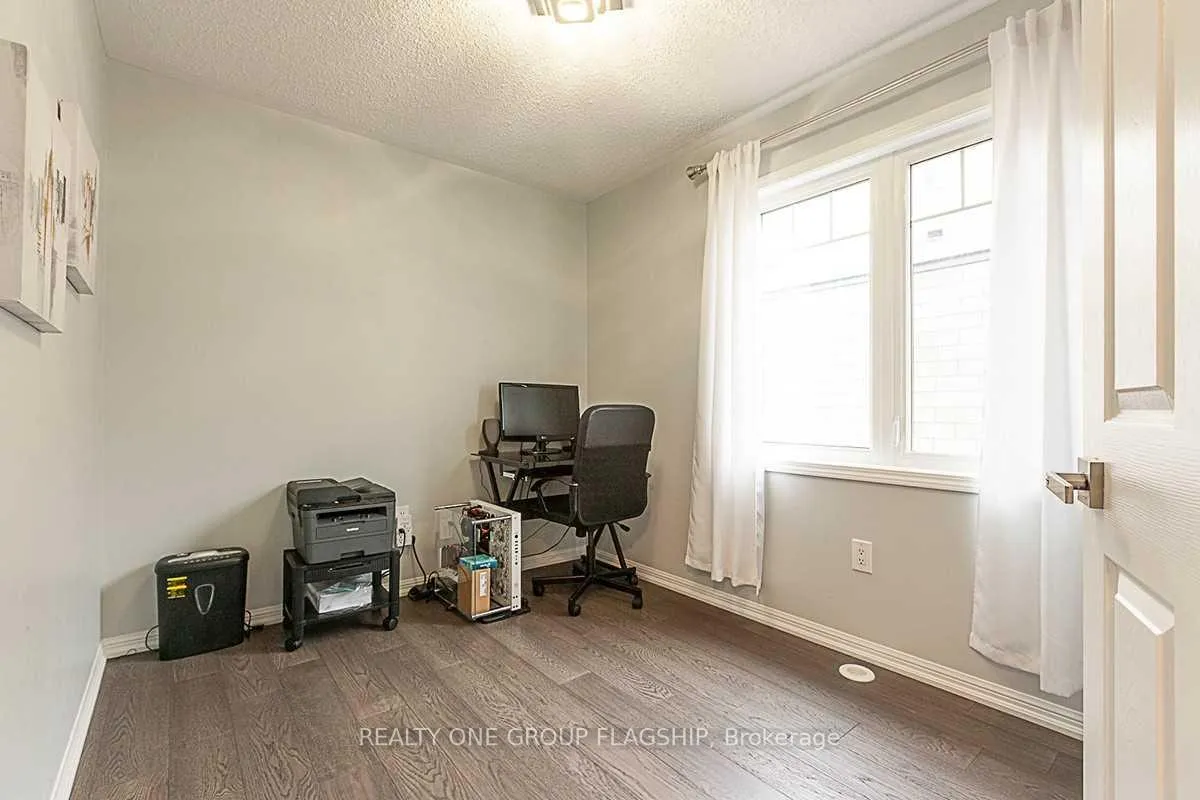 Photo 23 of 467 Dalhousie Gate, Milton, Willmott — HOMEH