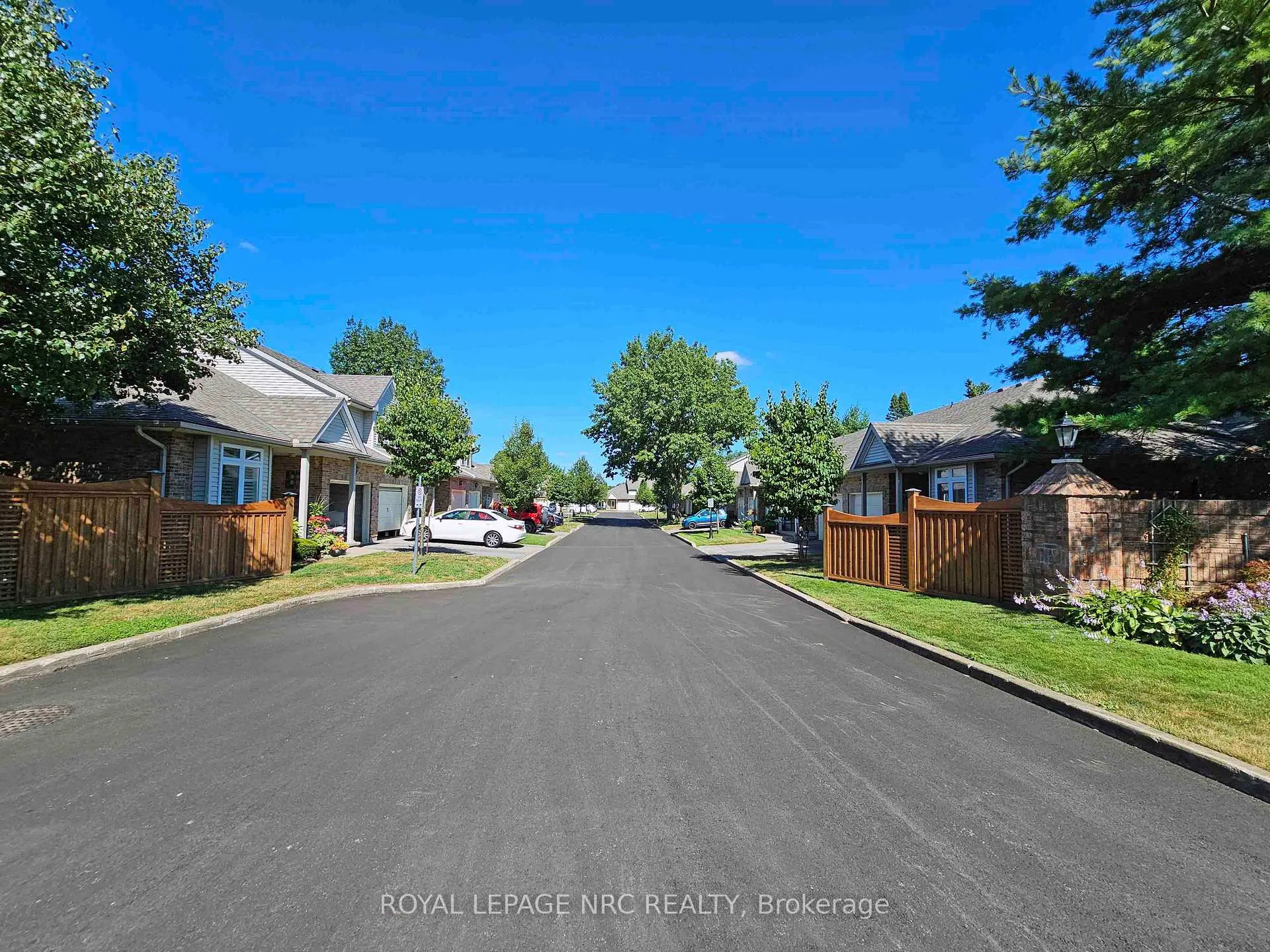 Photo 10 of Unit 28, 5070 drummond Road, Niagara Falls, Cherrywood — HOMEH