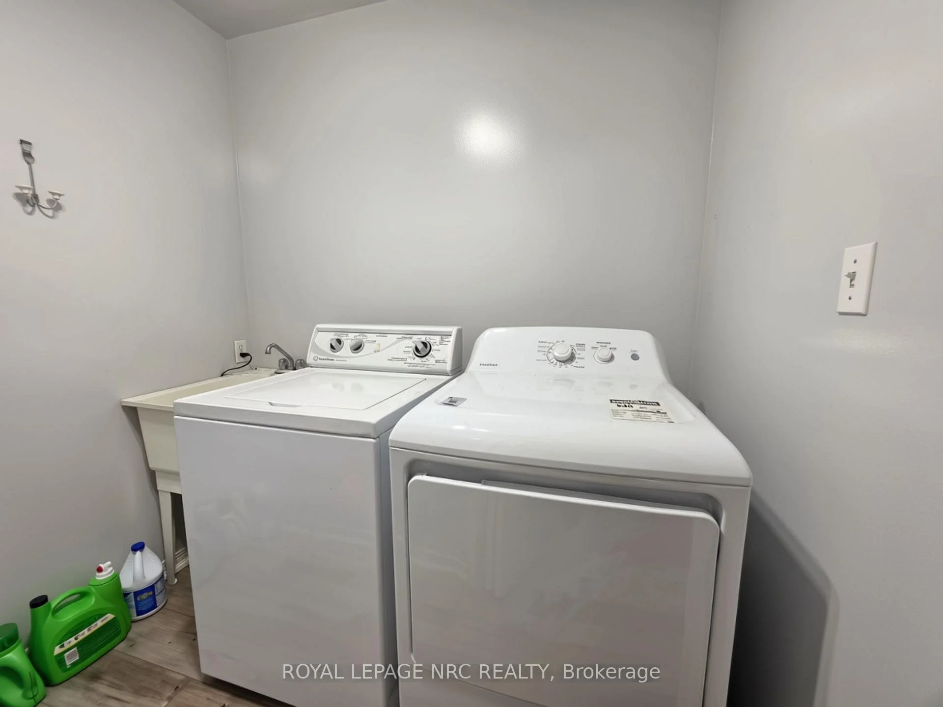 Photo 89 of Unit 28, 5070 drummond Road, Niagara Falls, Cherrywood — HOMEH