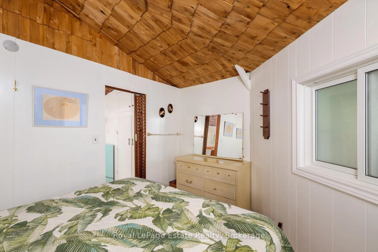 Photo 24 of 125 Third Avenue N, South Bruce Peninsula — HOMEH