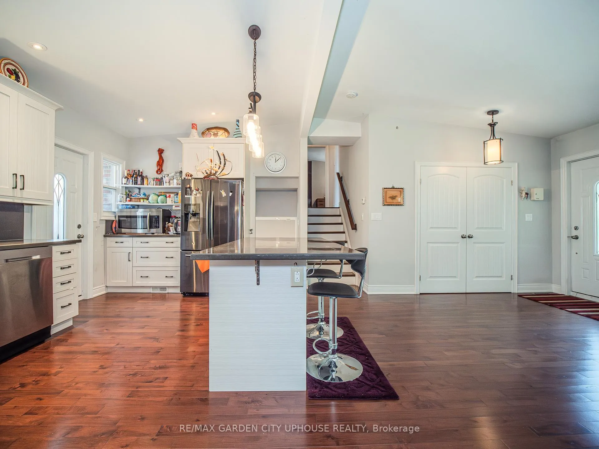 Photo 6 of 33 Parnell Road, St. Catharines, Vine/Linwell — HOMEH