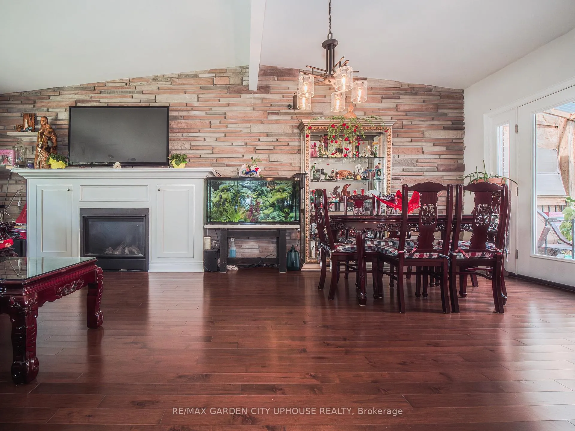 Photo 20 of 33 Parnell Road, St. Catharines, Vine/Linwell — HOMEH