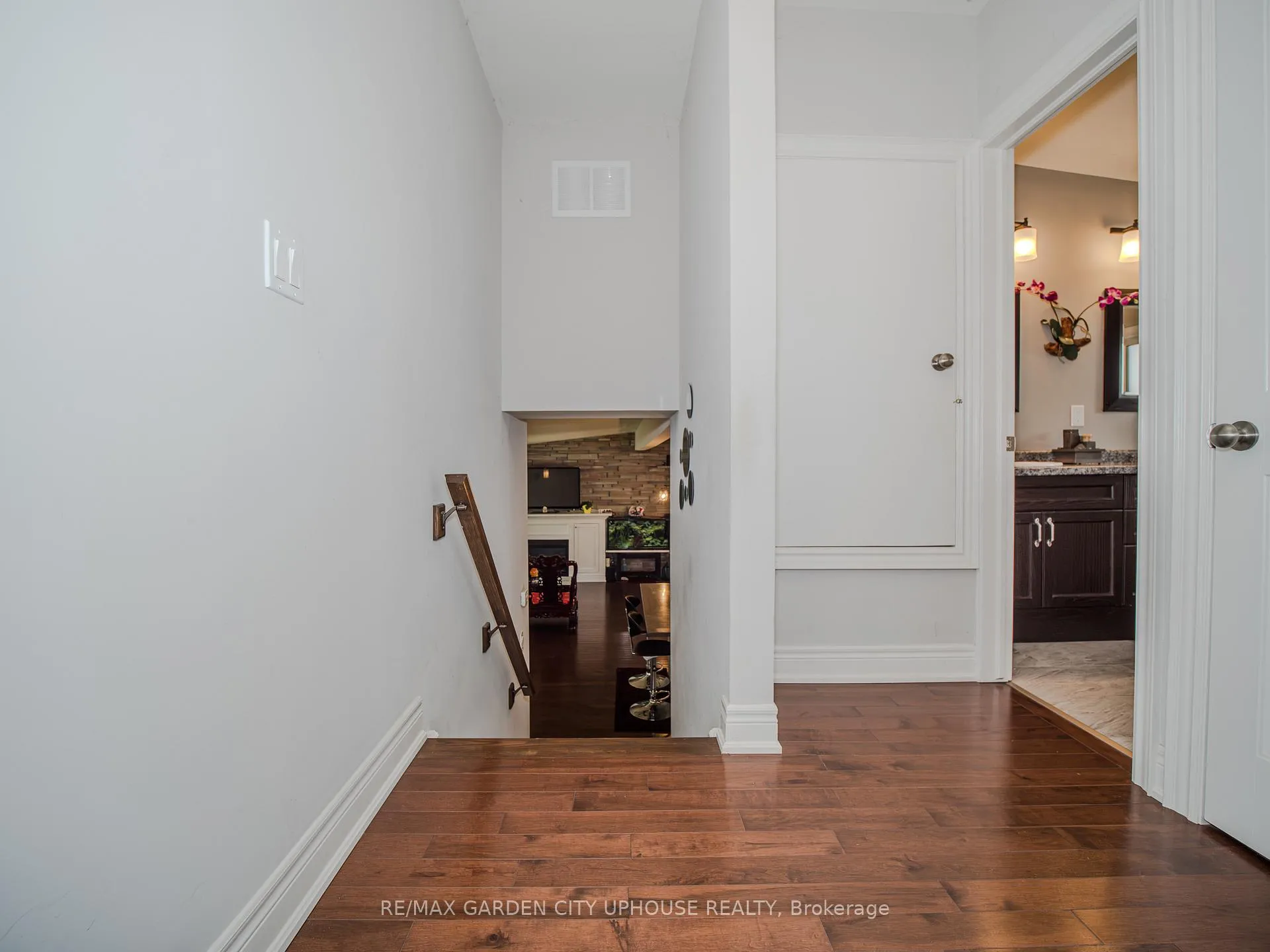 Photo 7 of 33 Parnell Road, St. Catharines, Vine/Linwell — HOMEH