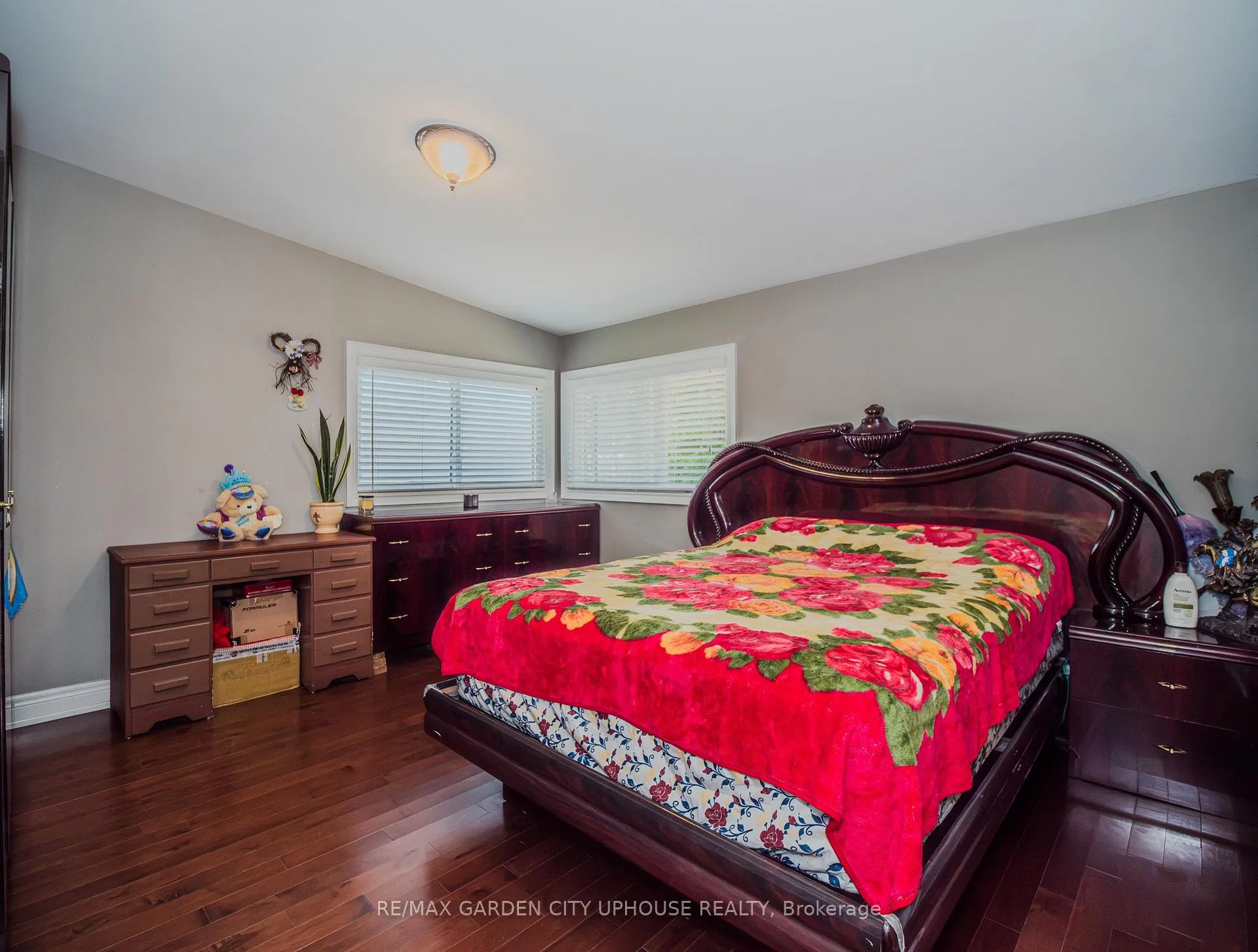 Photo 10 of 33 Parnell Road, St. Catharines, Vine/Linwell — HOMEH
