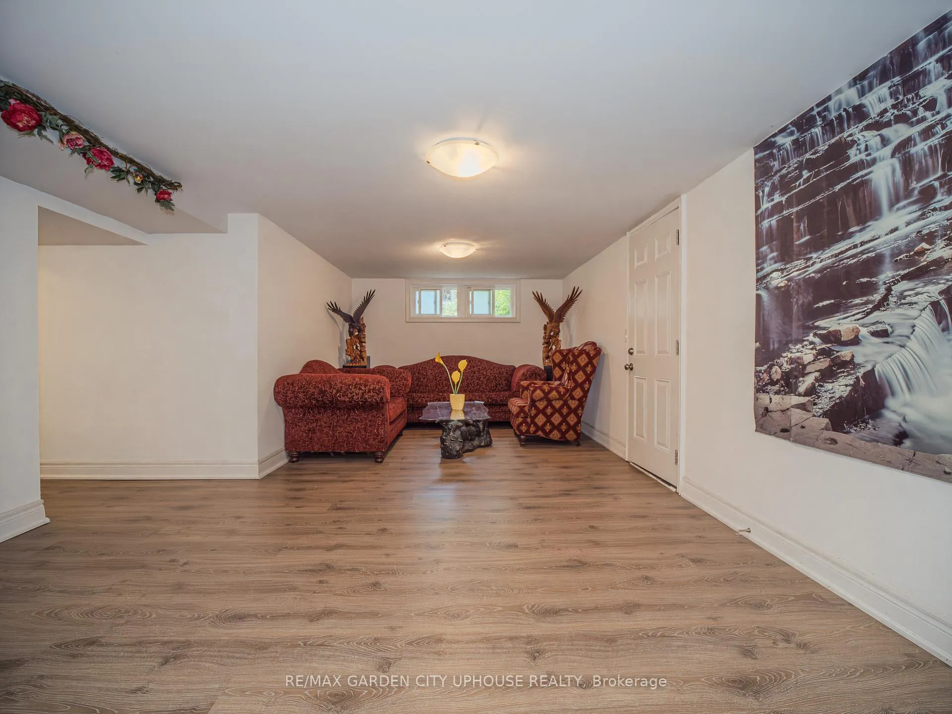 Photo 13 of 33 Parnell Road, St. Catharines, Vine/Linwell — HOMEH