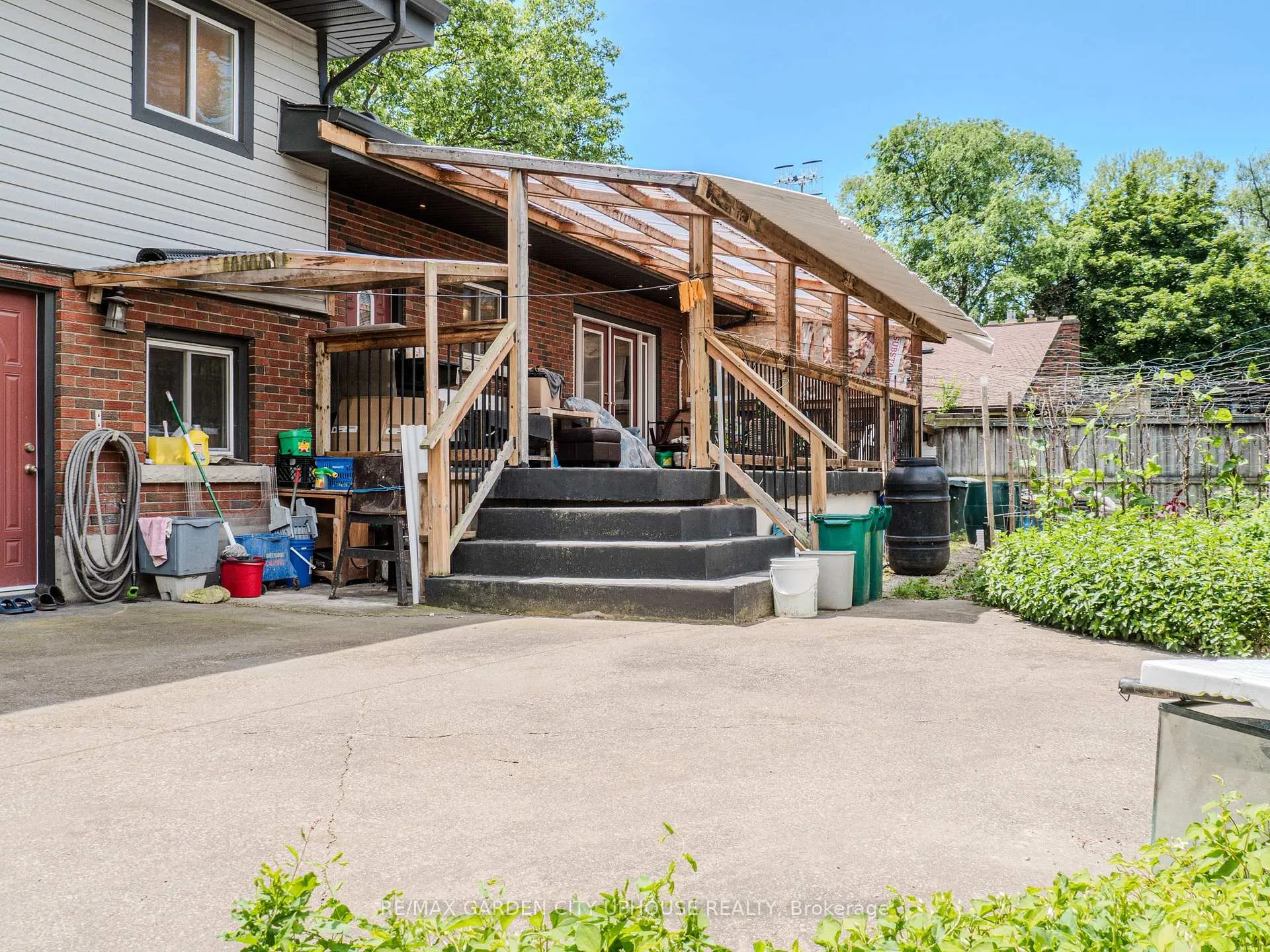 Photo 15 of 33 Parnell Road, St. Catharines, Vine/Linwell — HOMEH