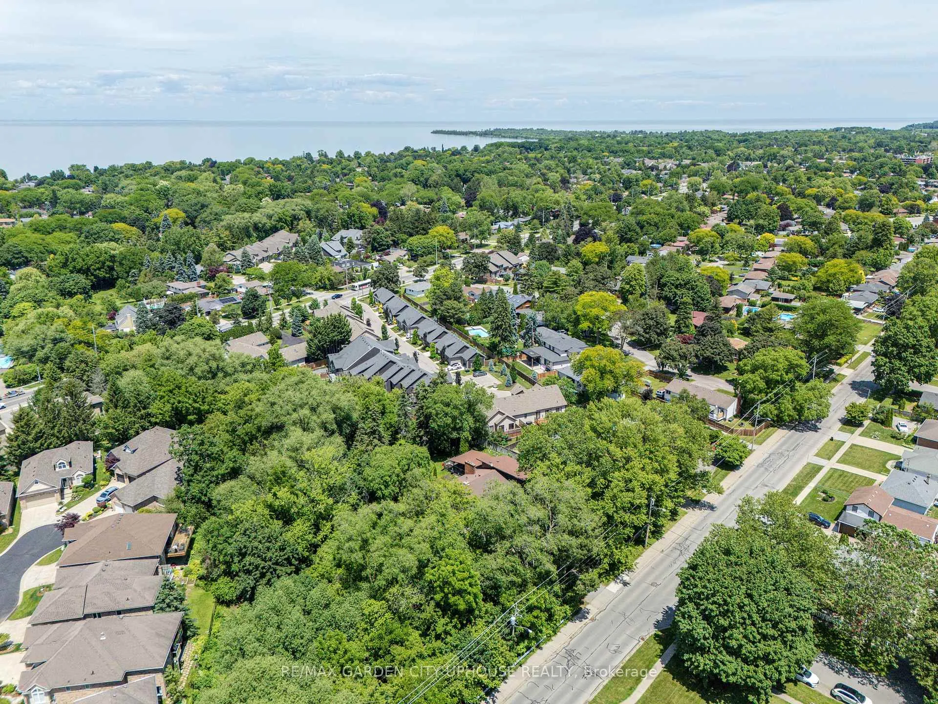 Photo 17 of 33 Parnell Road, St. Catharines, Vine/Linwell — HOMEH
